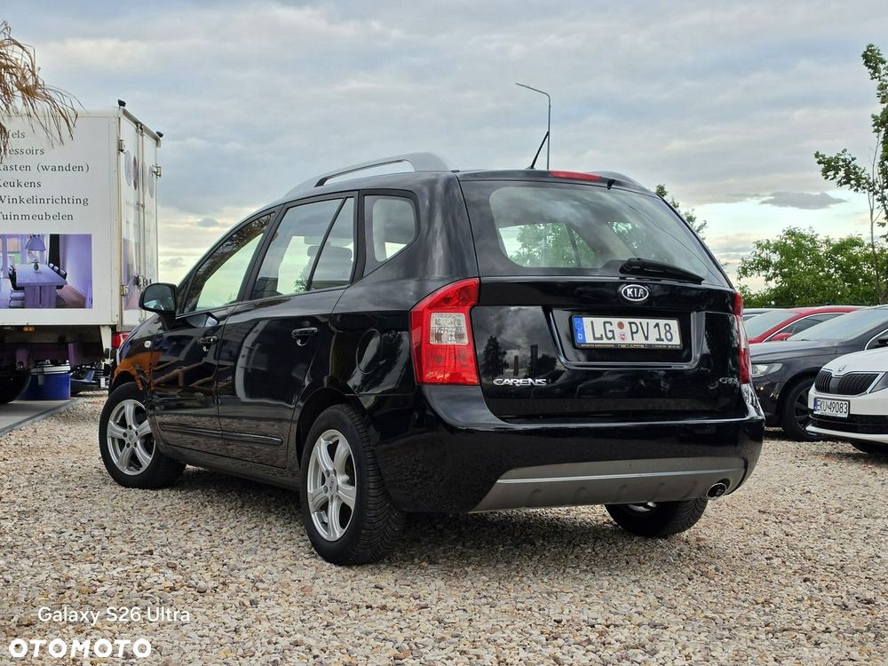 Kia Carens - 14