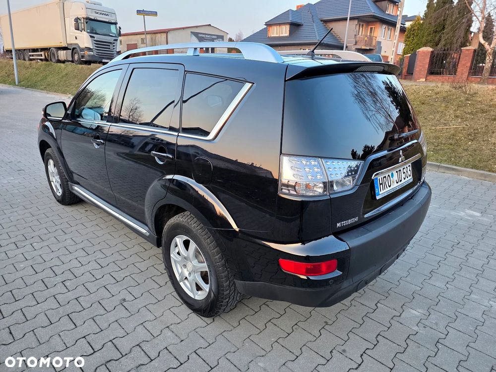 Mitsubishi Outlander - 3