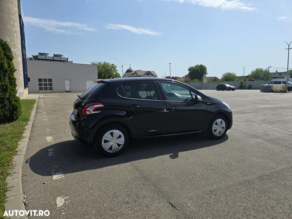 Peugeot 208 - 4
