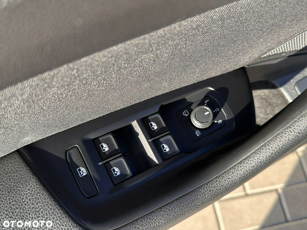 Volkswagen Passat Variant 2.0 TDI SCR DSG - 27