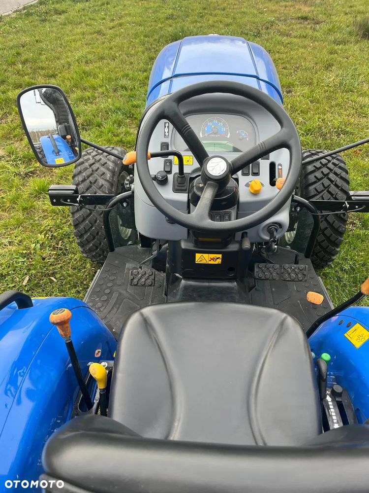 New Holland Boomer 45 ROPS - 4