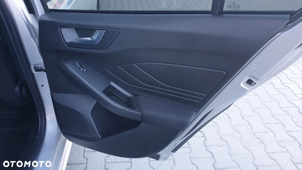 Ford Focus 1.0 EcoBoost mHEV ST-Line X - 11