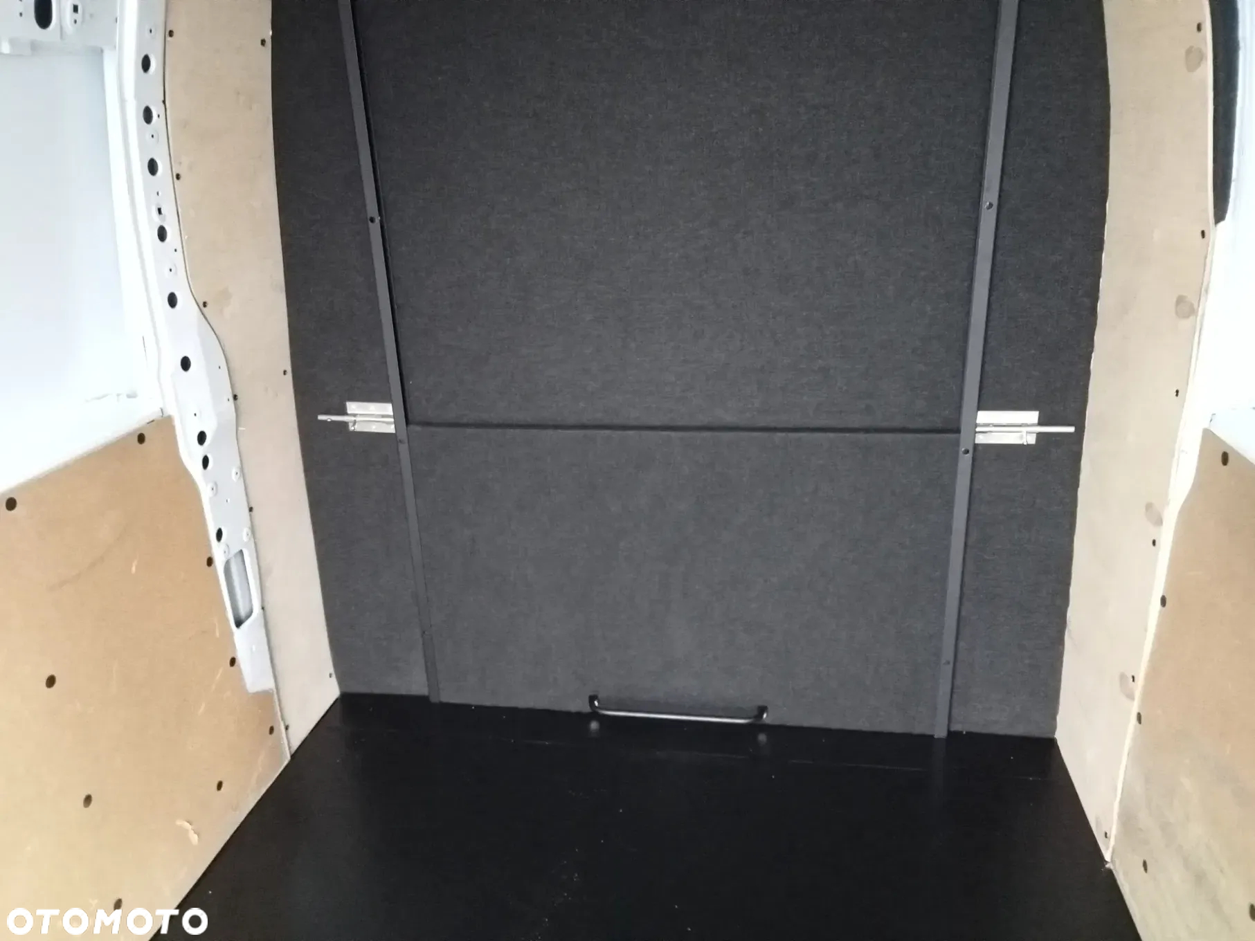 Volkswagen CRAFTER ZABUDOWA BRYGADOWA 6 7 9 OSÓB - 12