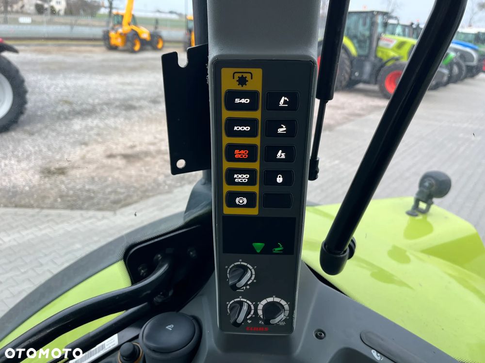 Claas Arion 640 - 15