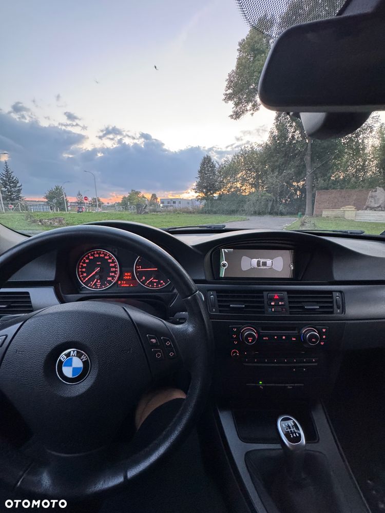 BMW Seria 3 318d Sport Line - 14