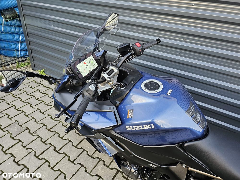 Suzuki GSX - 7
