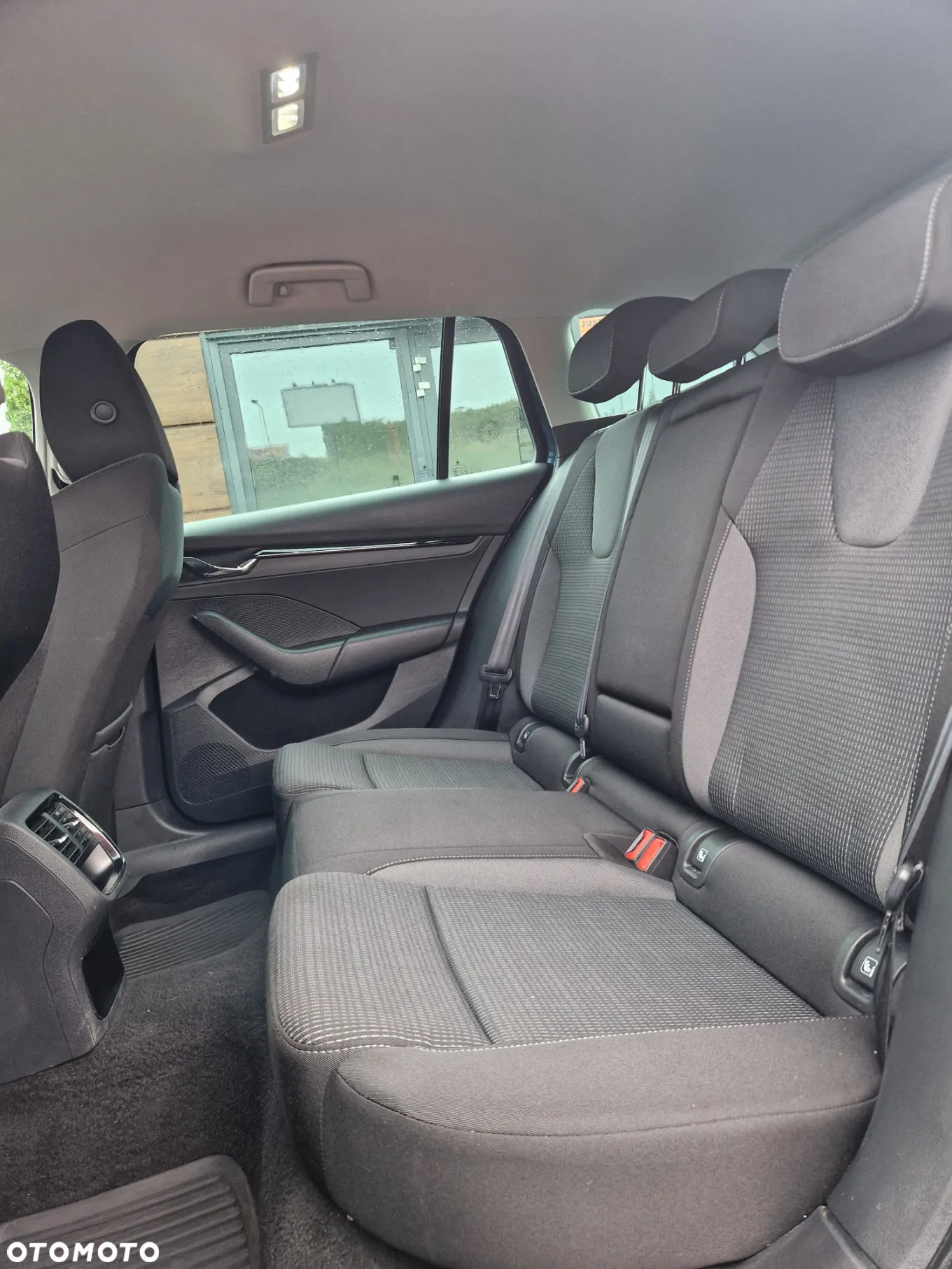 Skoda Octavia 2.0 TDI Ambition DSG - 24