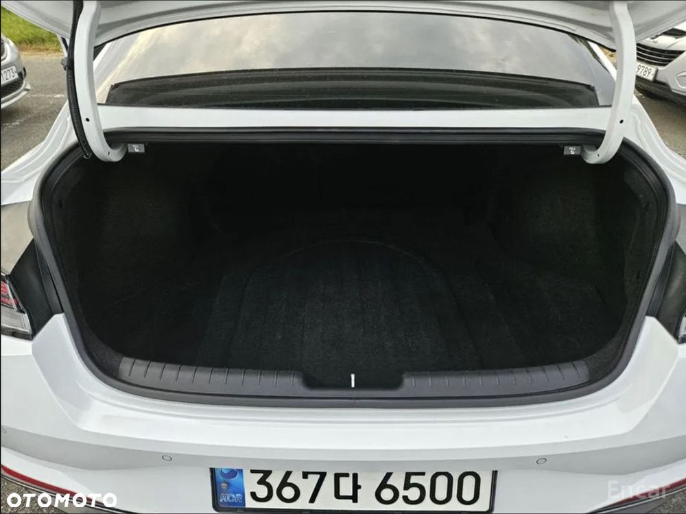 Hyundai Elantra - 13