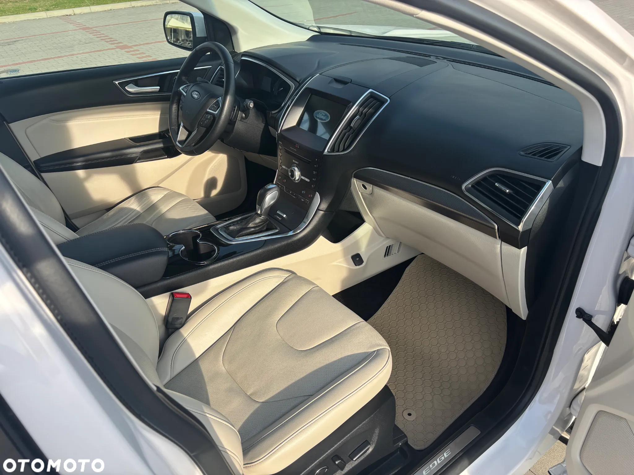 Ford Edge - 16