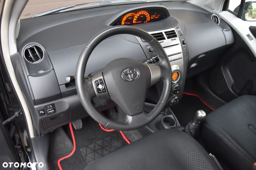 Toyota Yaris 1.33 VVT-i Executive - 19