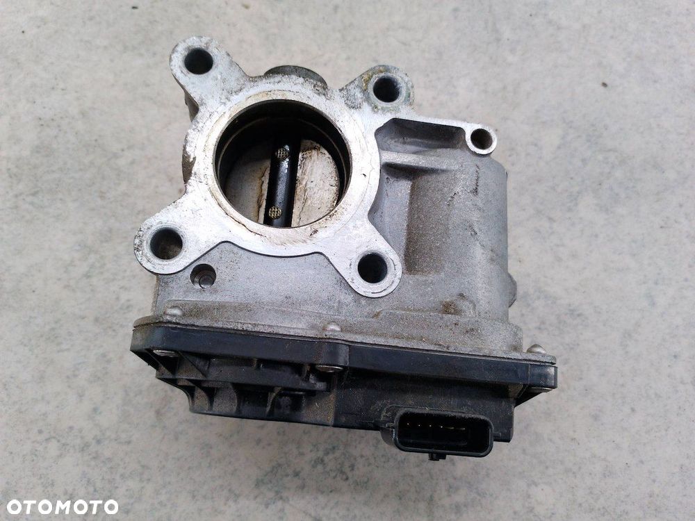 PRZEPUSTNICA RENAULT CLIO III FL 161202859R 1.2 16V - 7