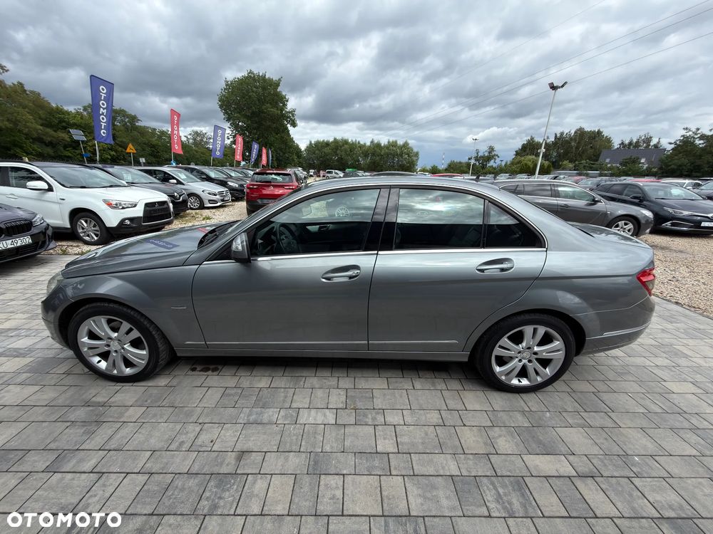 Mercedes-Benz Klasa C 180 CGI BlueEFFICIENCY Avantgarde - 22