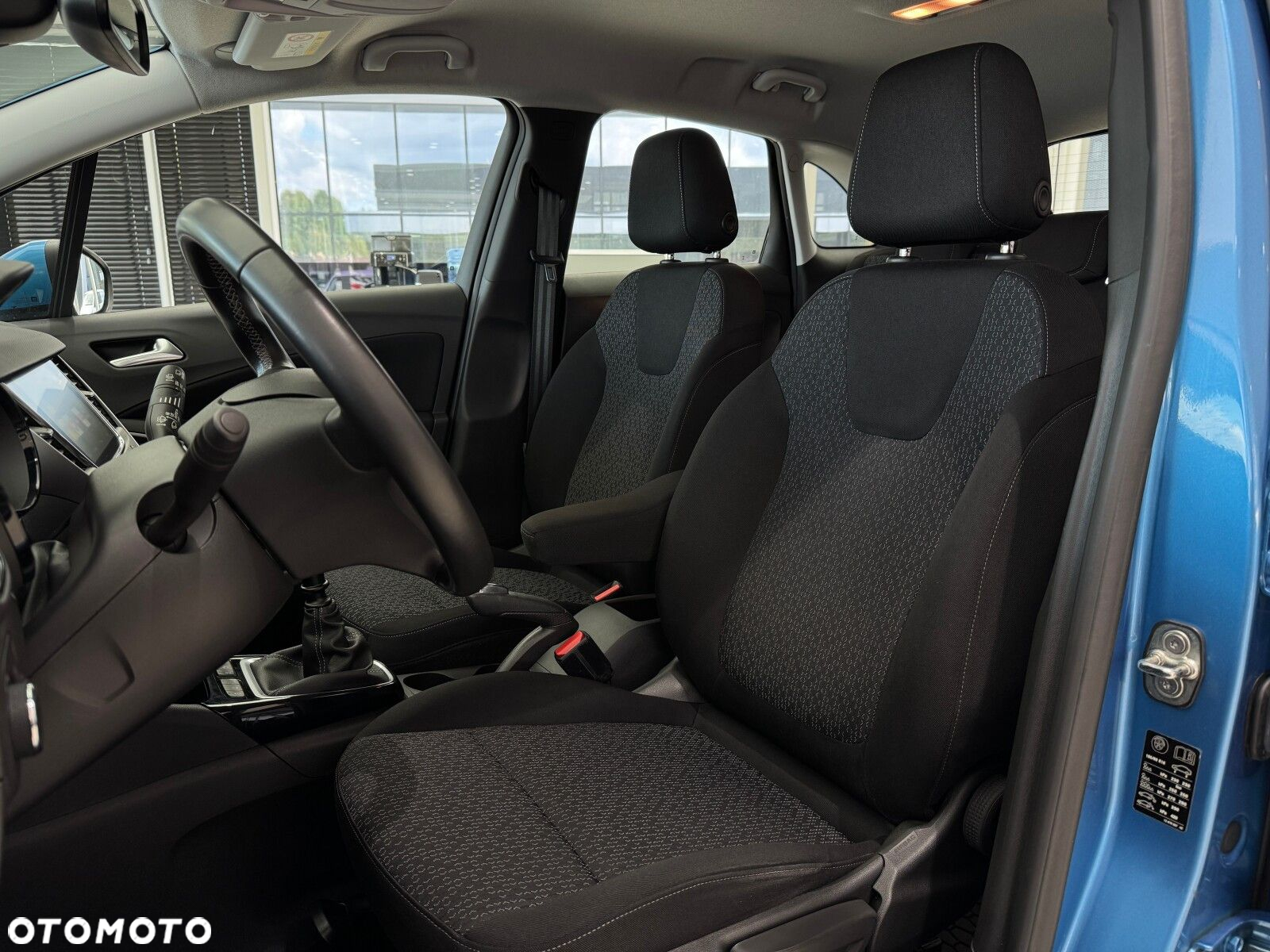 Opel Crossland X - 10