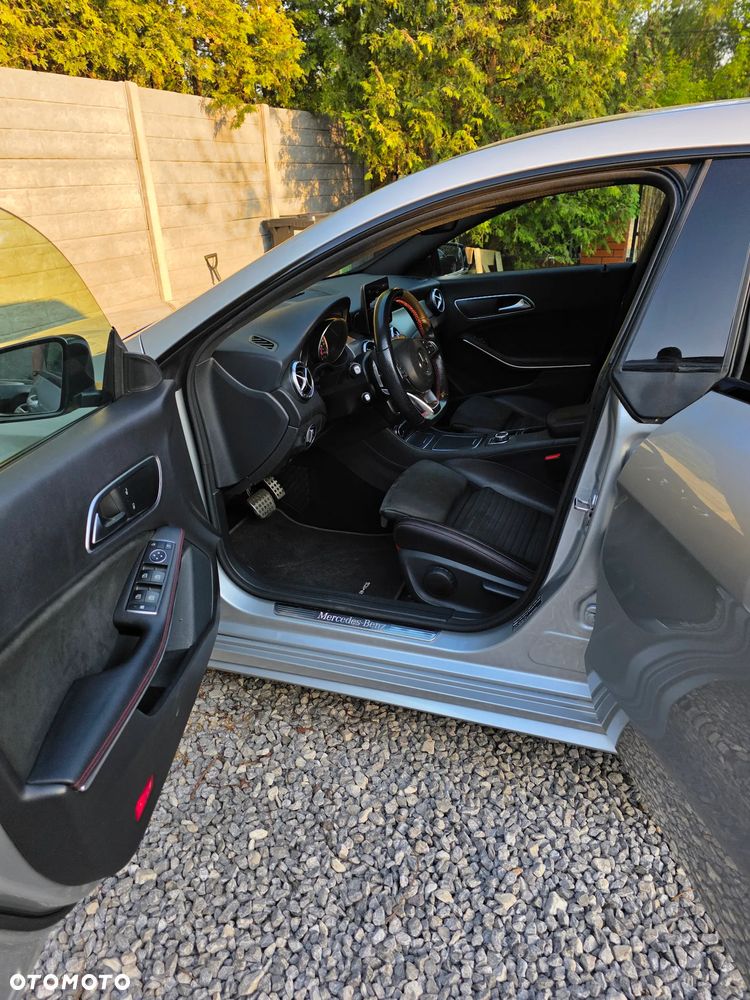Mercedes-Benz CLA 180 7G-DCT AMG Line - 21