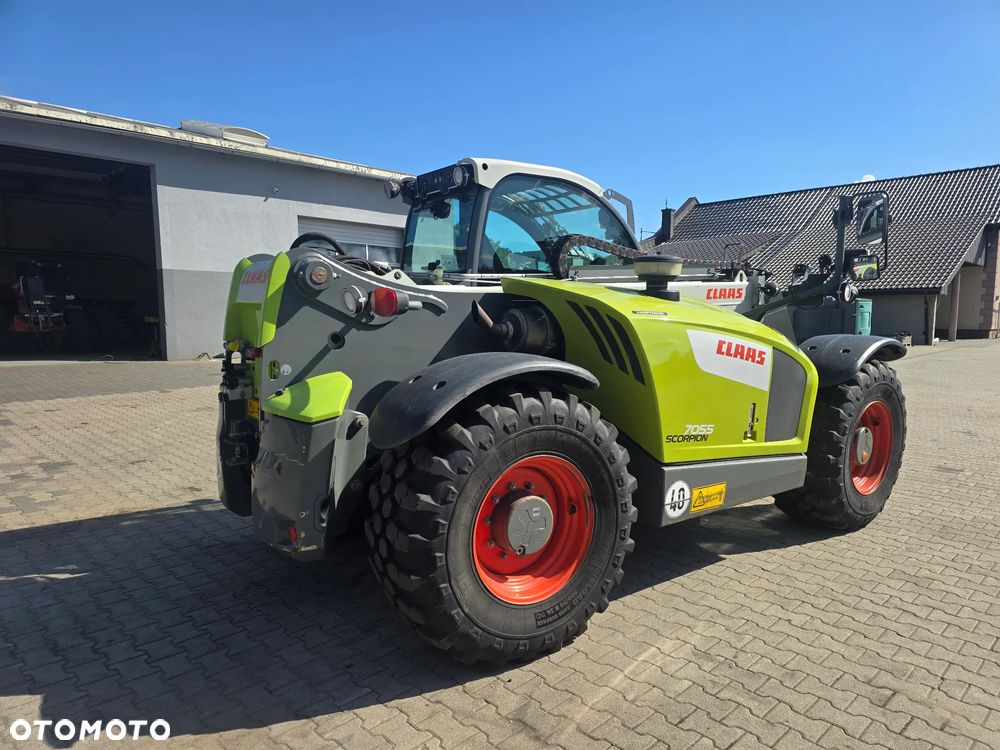 Claas Scorpion  7055 - 4