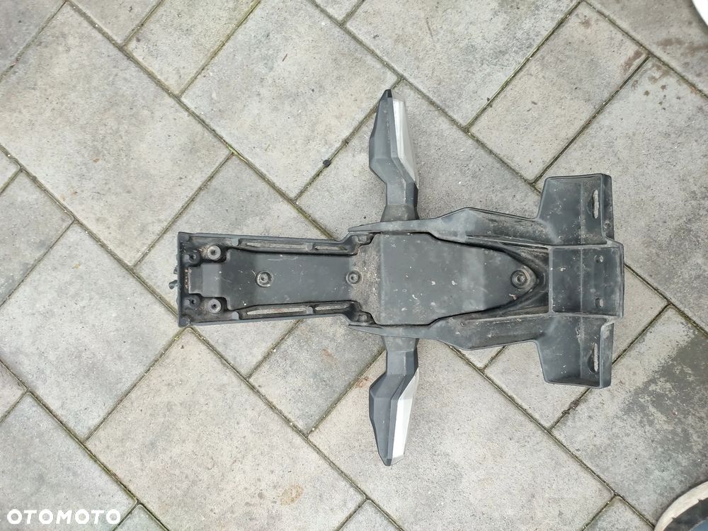 Mocowanie tablicy rejestracyjnej, podświetlanie tablicy, kierunkowskazy, ogon Kawasaki ZX10R ZX-10R - 9