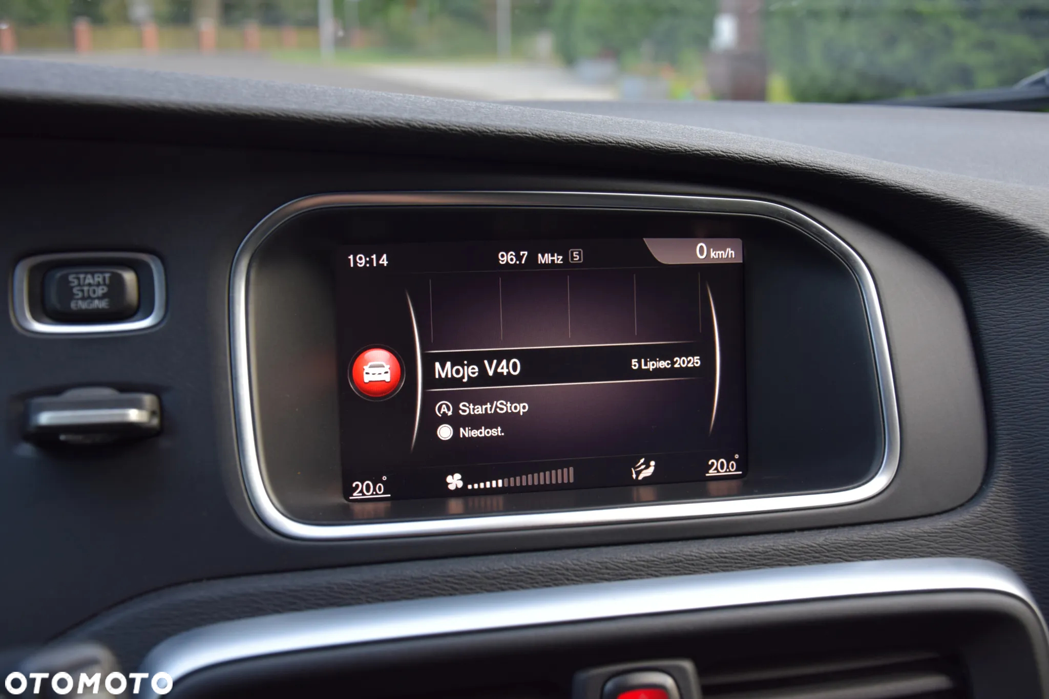 Volvo V40 D2 Drive-E SCR R-Design Momentum - 27