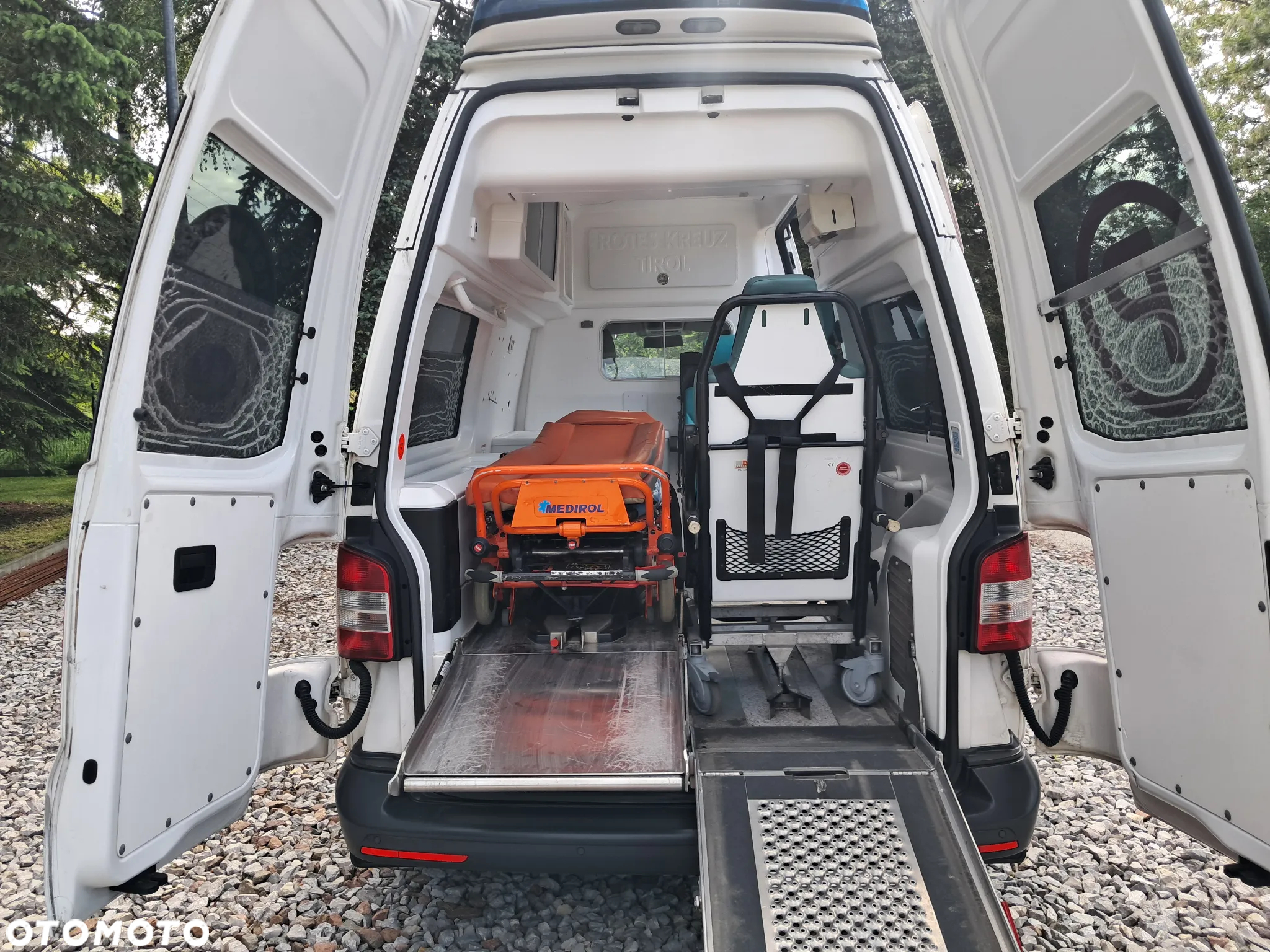 Volkswagen Transporter T5 Karetka Ambulans 4X4 - 8