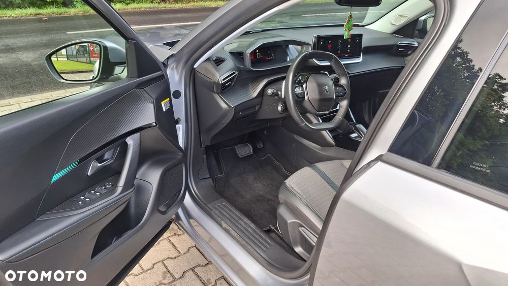Peugeot 2008 PureTech 130 EAT8 Allure - 19