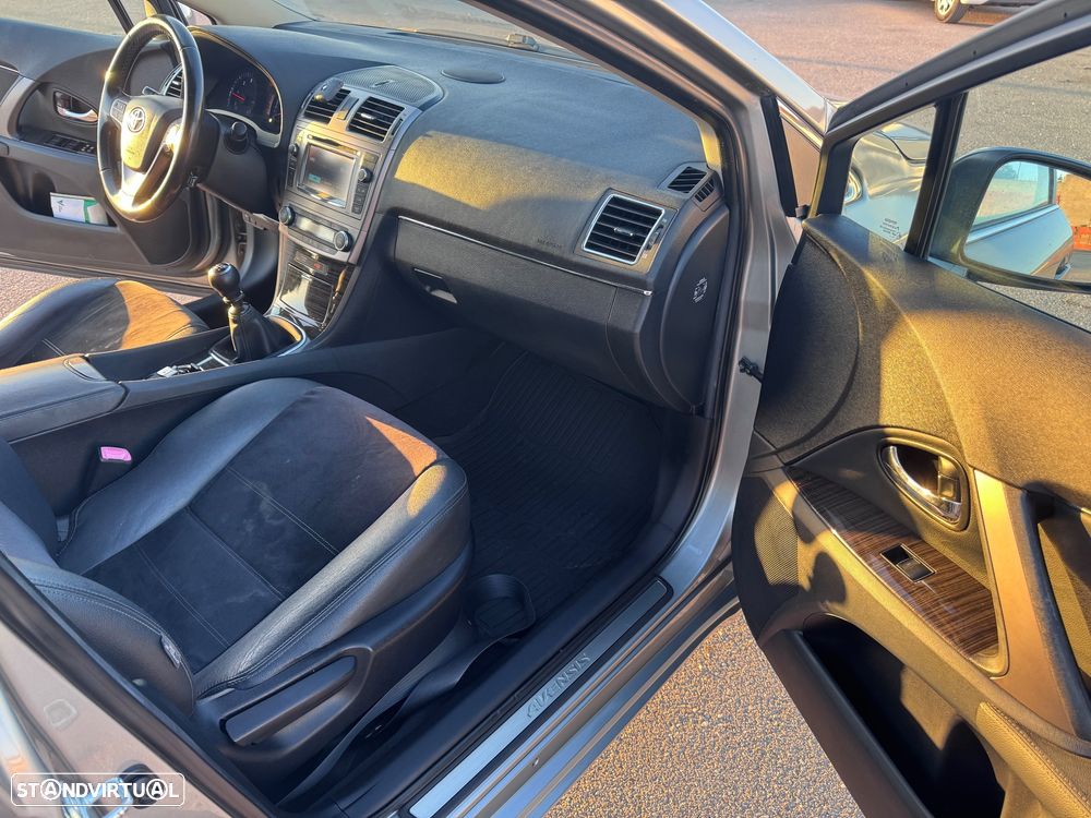 Toyota Avensis SW 2.0 D-4D Luxury+GPS - 6
