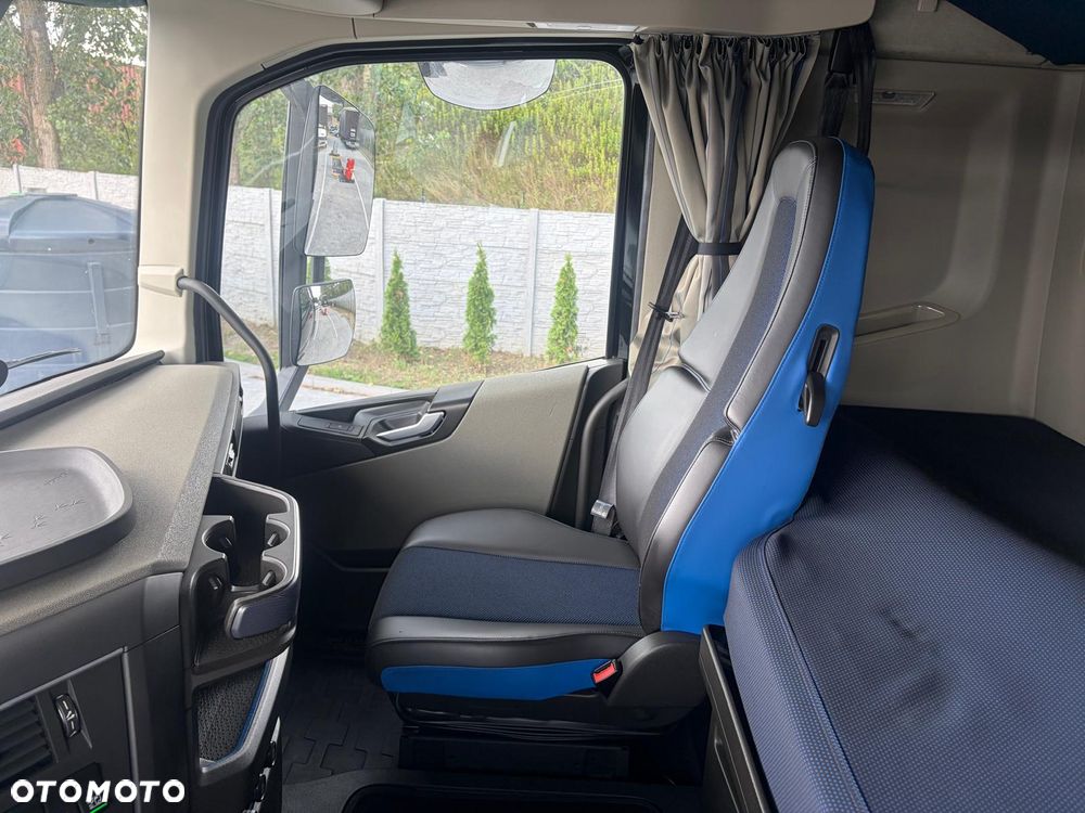 Volvo FH5 Lowdeck - 9
