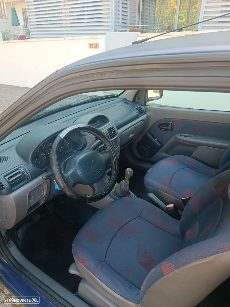Renault Clio II - 8