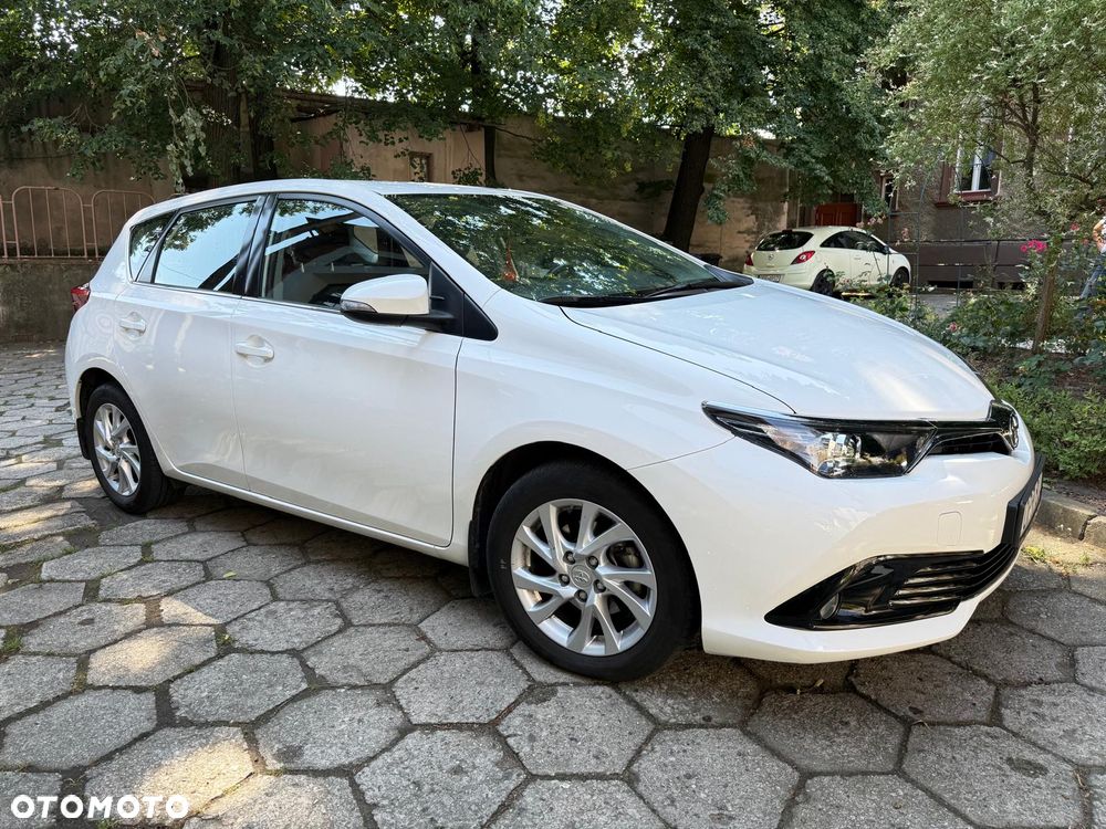 Toyota Auris 1.6 Classic Plus - 2