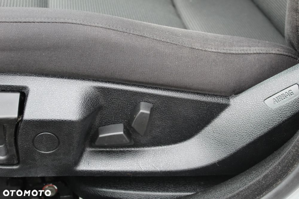 BMW Seria 5 520d - 26