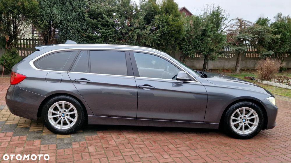 BMW Seria 3 320d Sport Line - 15