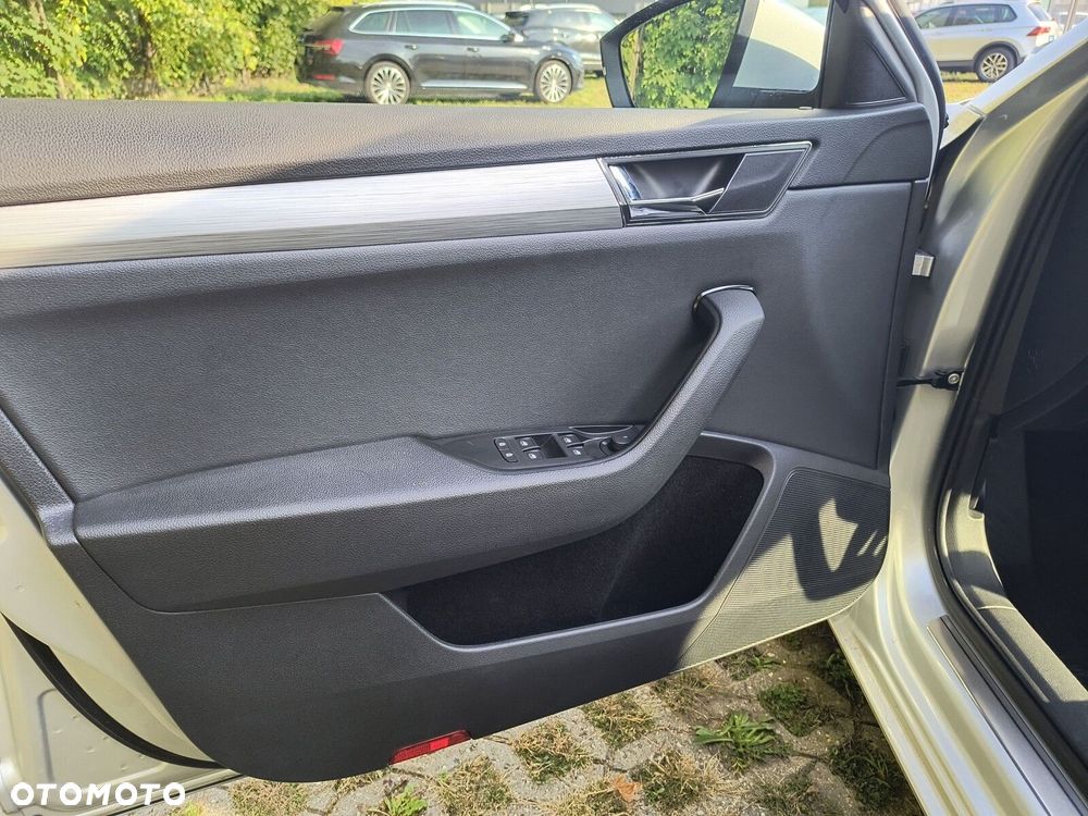Skoda Superb 2.0 TDI SCR Ambition DSG - 26