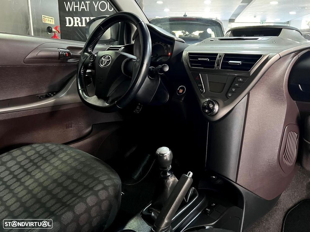 Toyota iQ 1.0 VVT-i 2 EP - 29