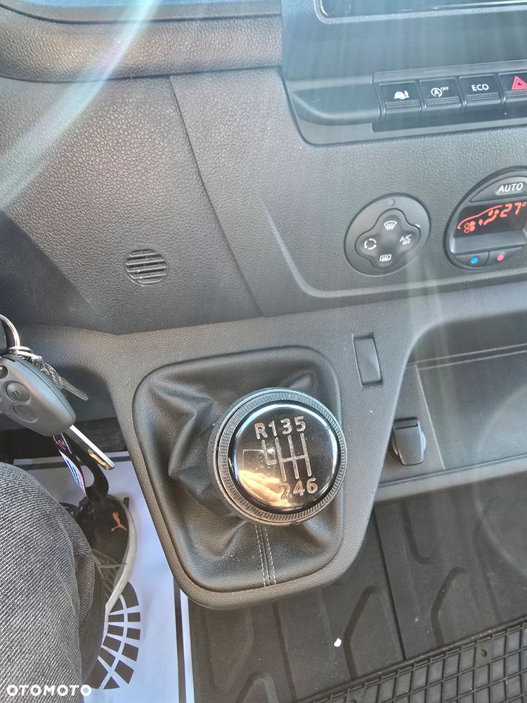 Renault Master Koniowóz - 29