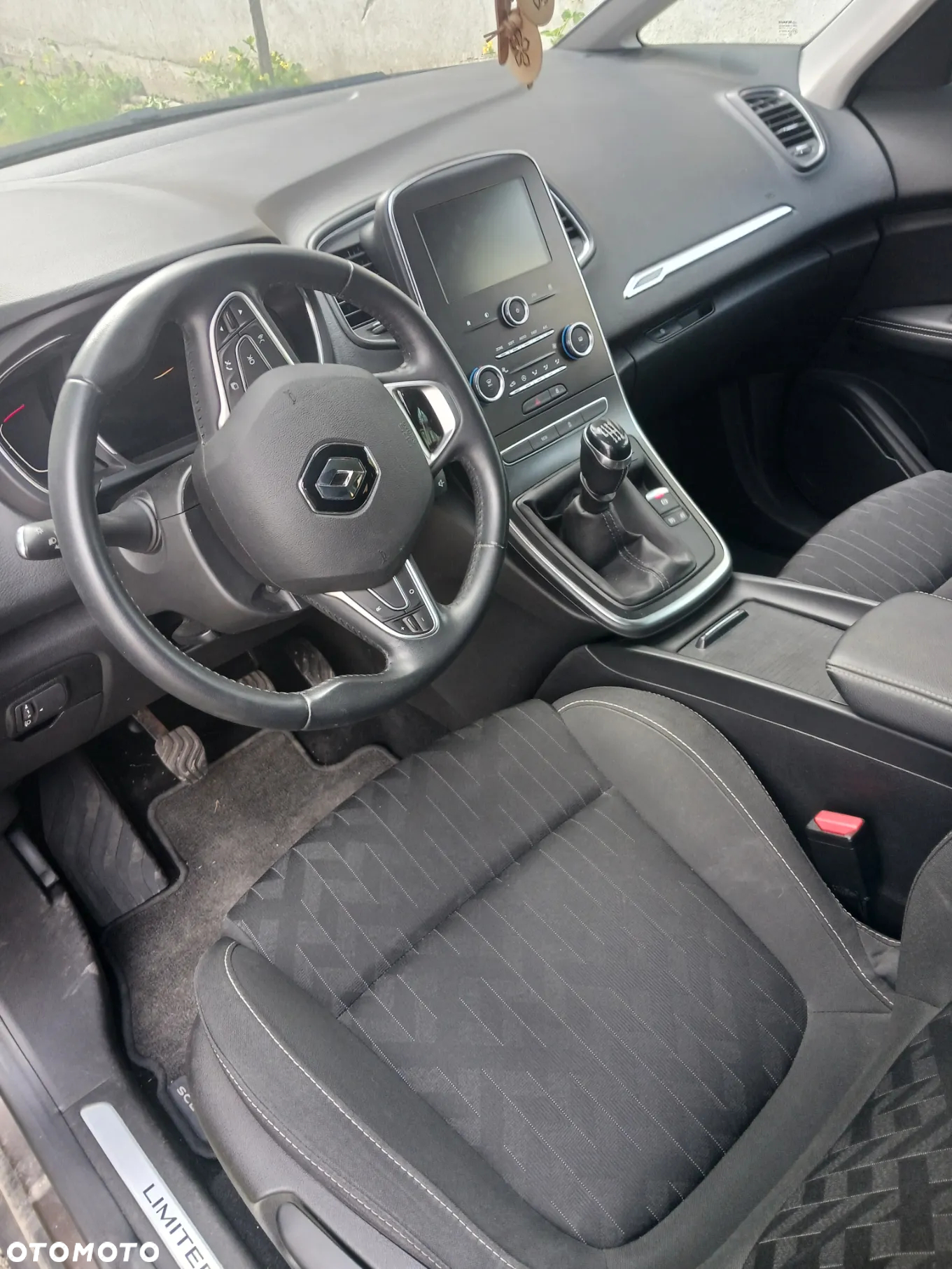Renault Scenic - 8