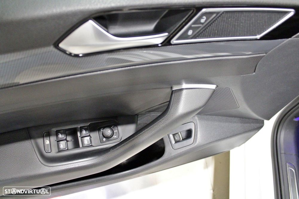 VW Arteon 2.0 TDI R-Line DSG 4Motion - 23