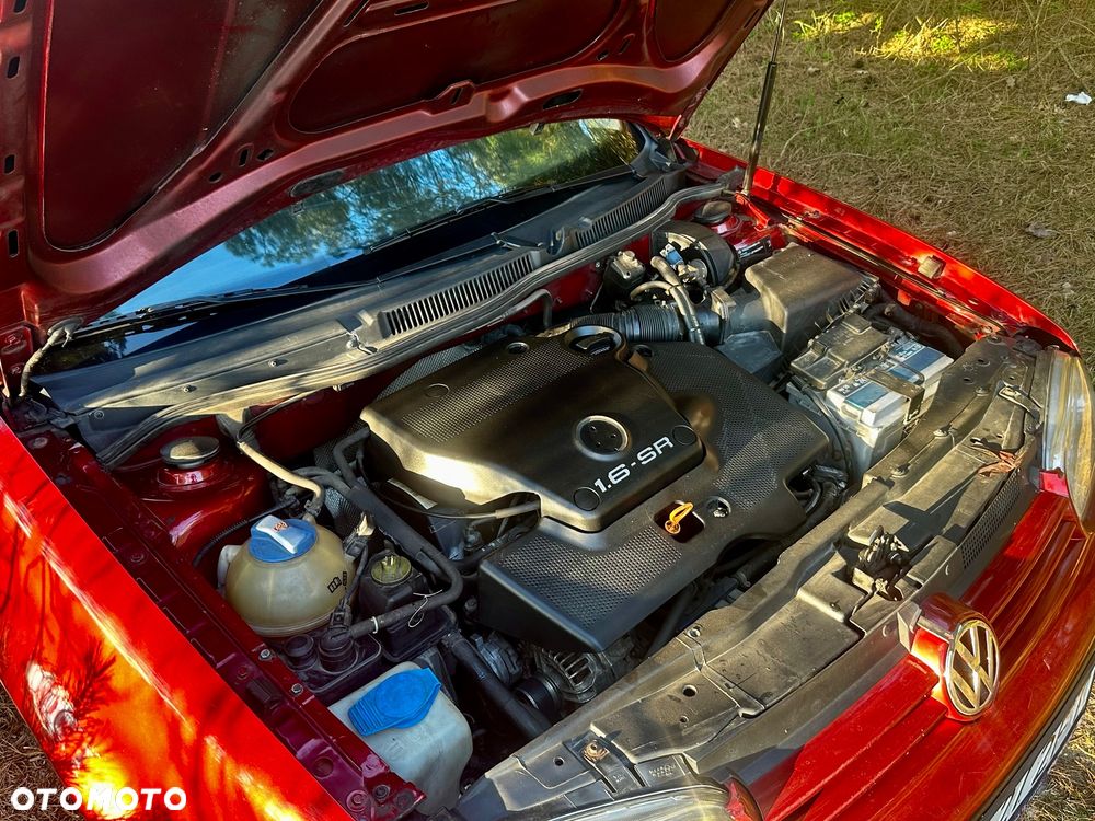 Volkswagen Golf 1.6 Basis - 2