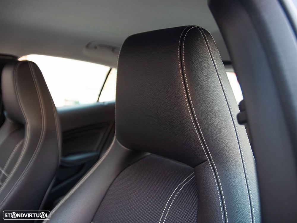 Mercedes-Benz GLA 180 CDI Urban - 33