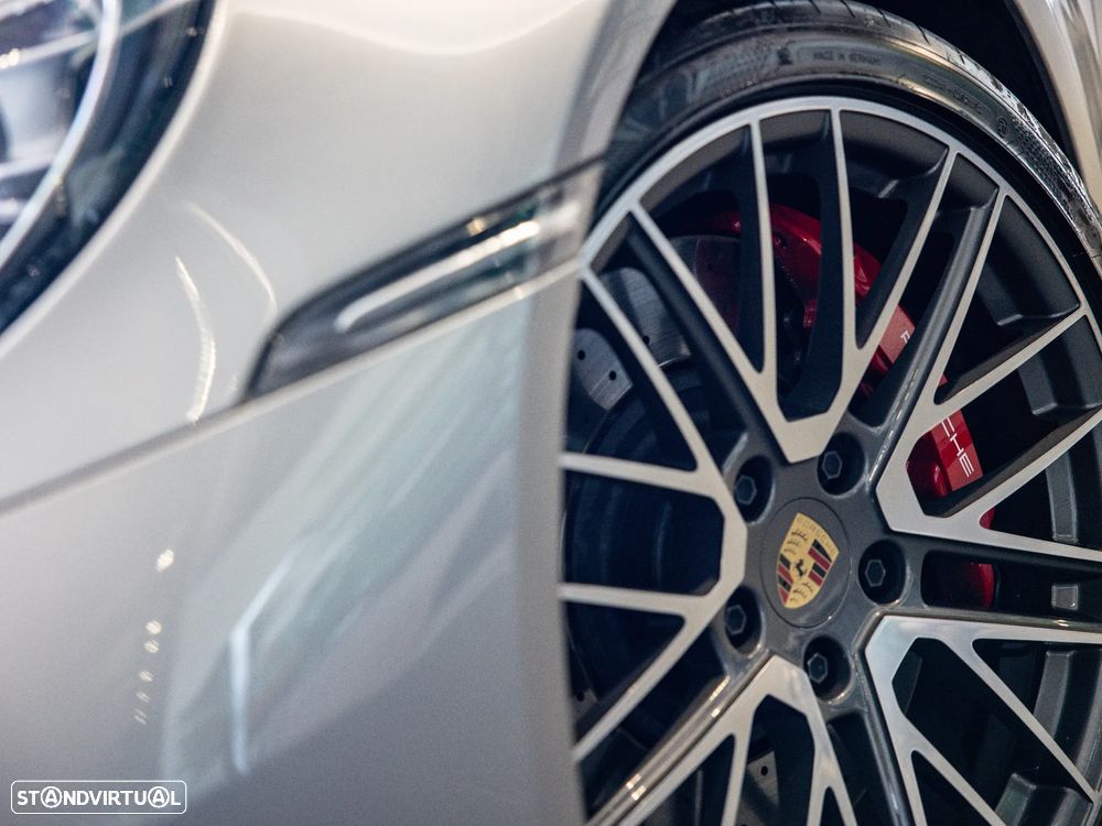 Porsche 911 (992) Turbo PDK - 25
