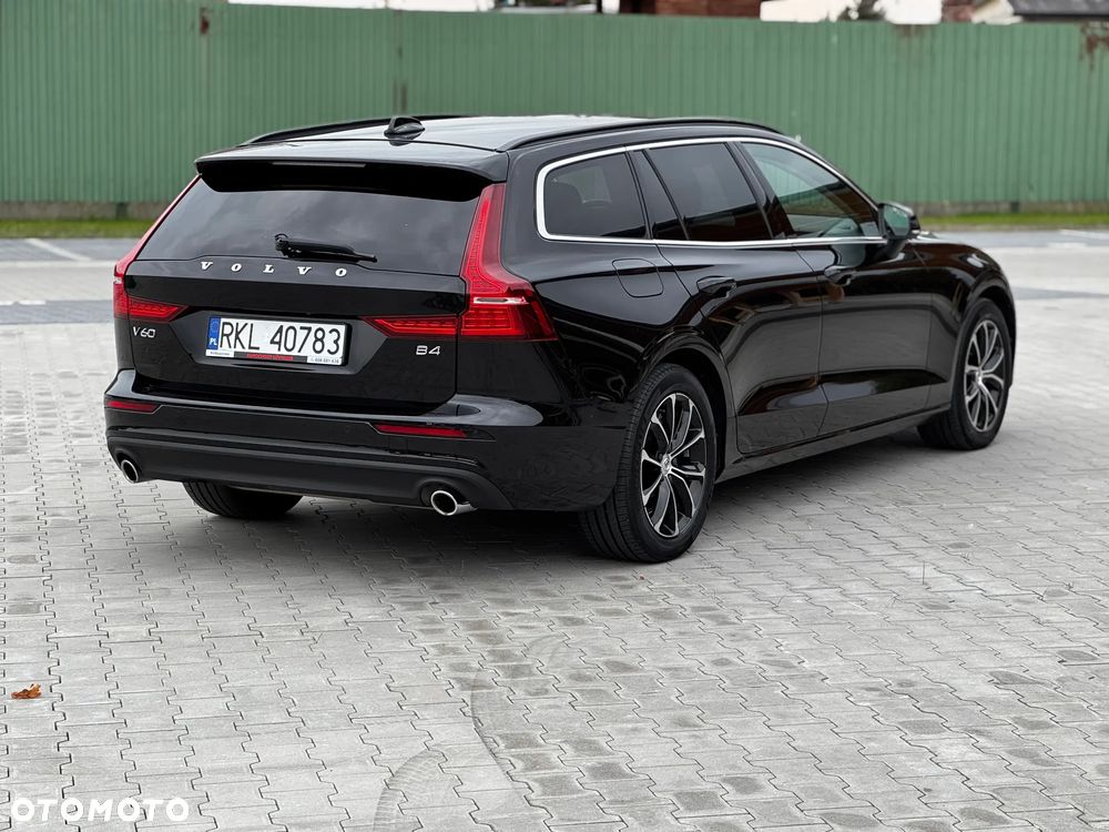 Volvo V60 B4 B DKG Momentum - 5