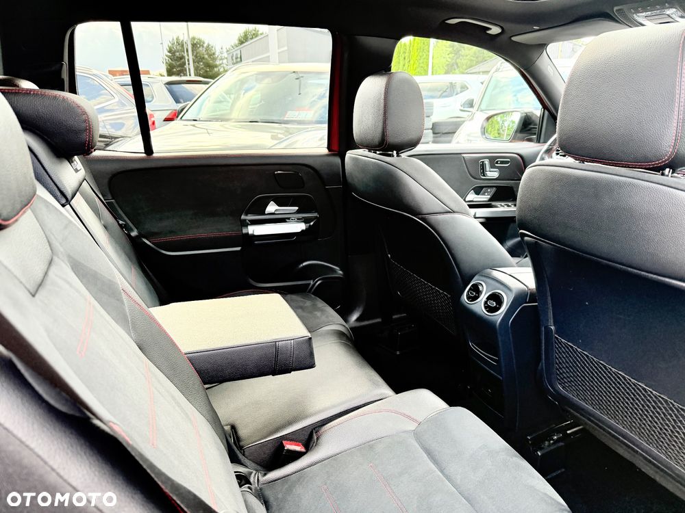 Mercedes-Benz GLB 200 7G-DCT AMG Line - 24