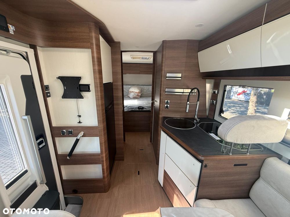 Rapido 8096dF - MY2026, automat 8-biegowy 180KM - 11