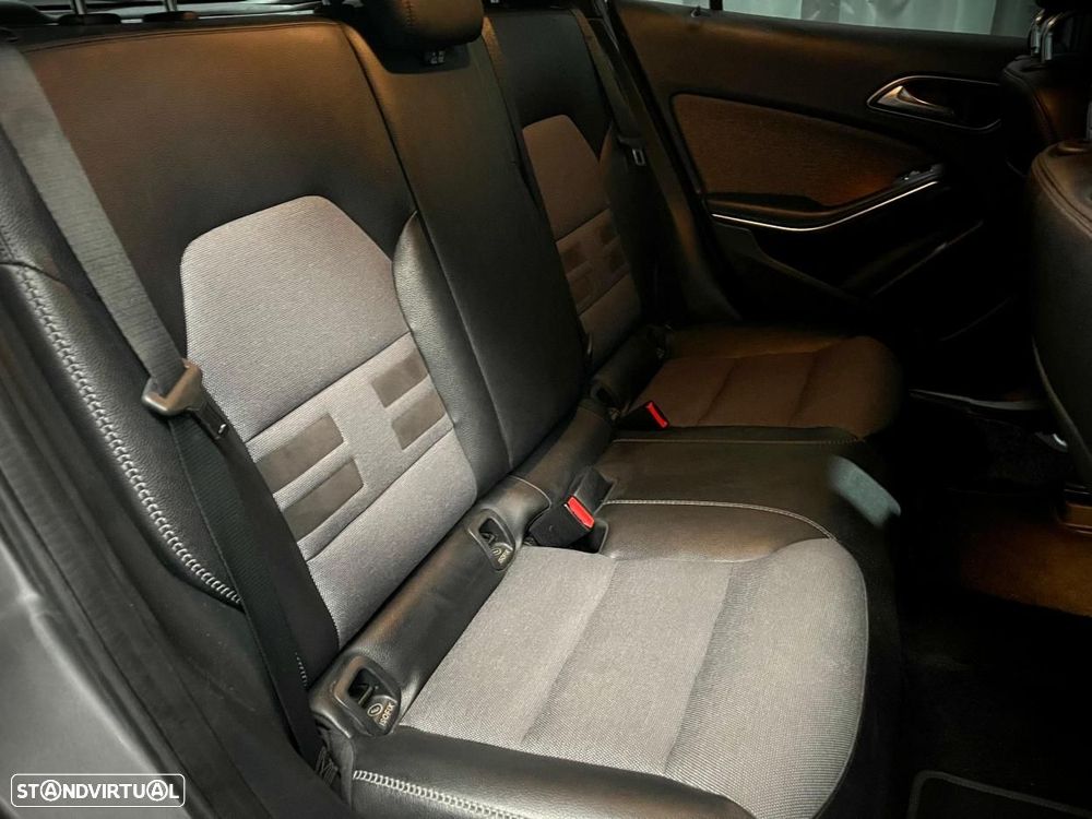 Mercedes-Benz GLA 200 - 11