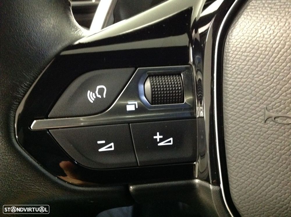 Peugeot 3008 1.5 BlueHDi Allure Pack EAT8 - 40