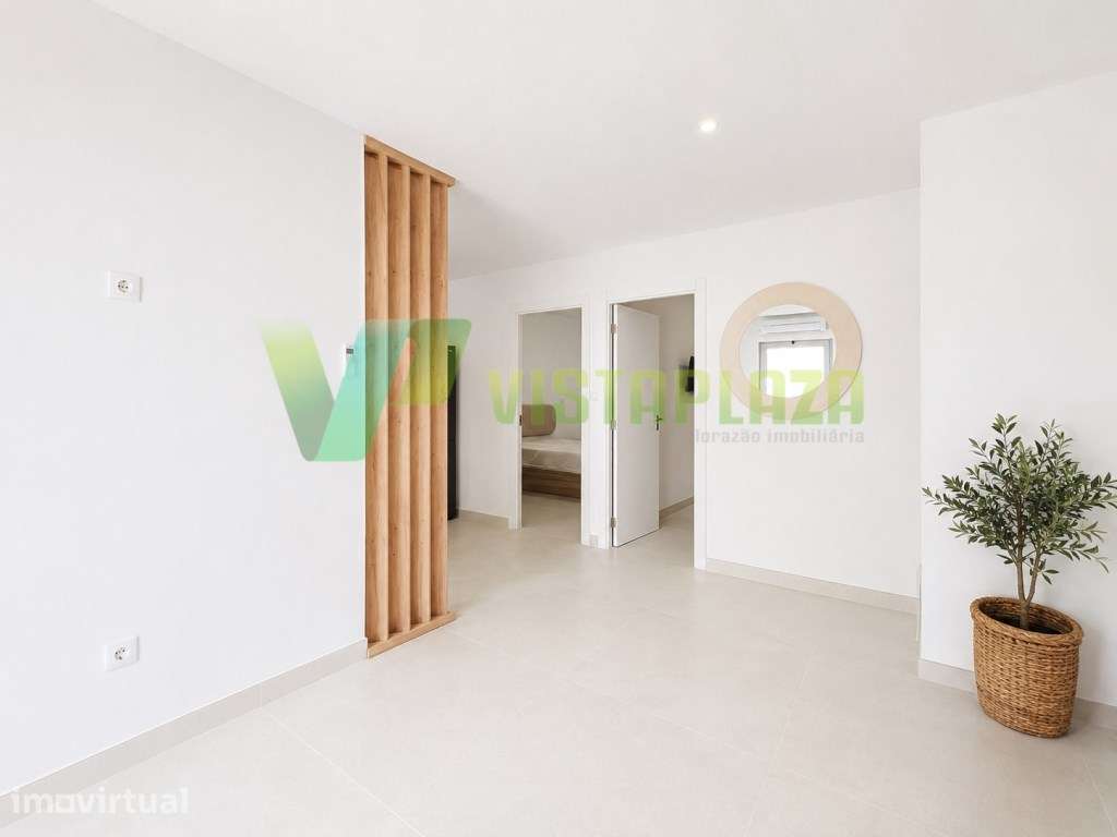 Espaço renovado com configuração T2 na Zona Ribeirinha de Portimão - Grande imagem: 2/25