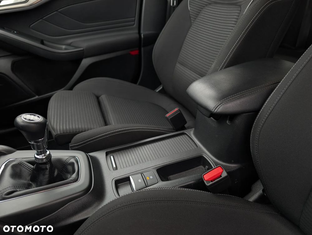 Ford Focus 1.5 EcoBlue STart-Stopp-System TITANIUM - 10