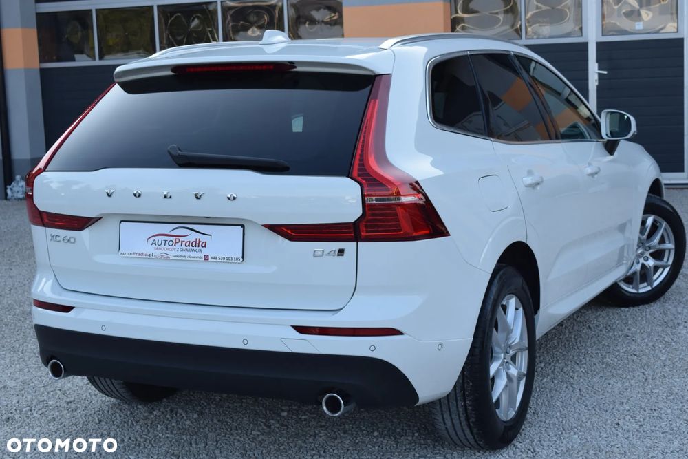 Volvo XC 60 D4 AWD Geartronic Momentum - 12