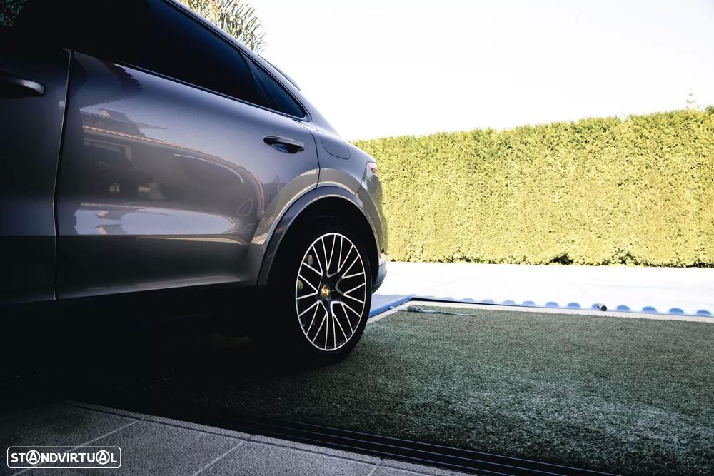 Porsche Cayenne Coupé E-Hybrid Platinum Edition - 24