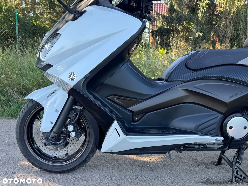 Yamaha Tmax - 15