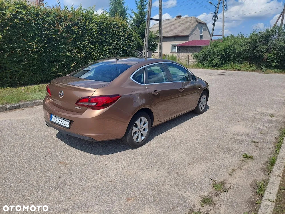 Opel Astra IV 1.4 T Executive - 5
