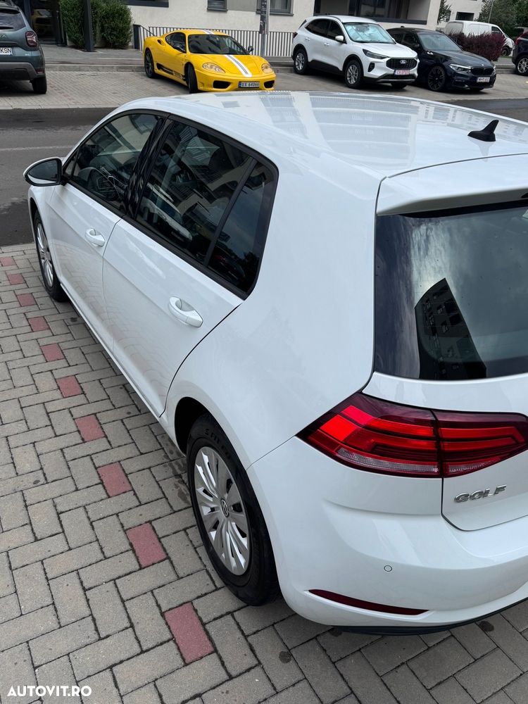 Volkswagen Golf 1.6 TDI Comfortline - 4