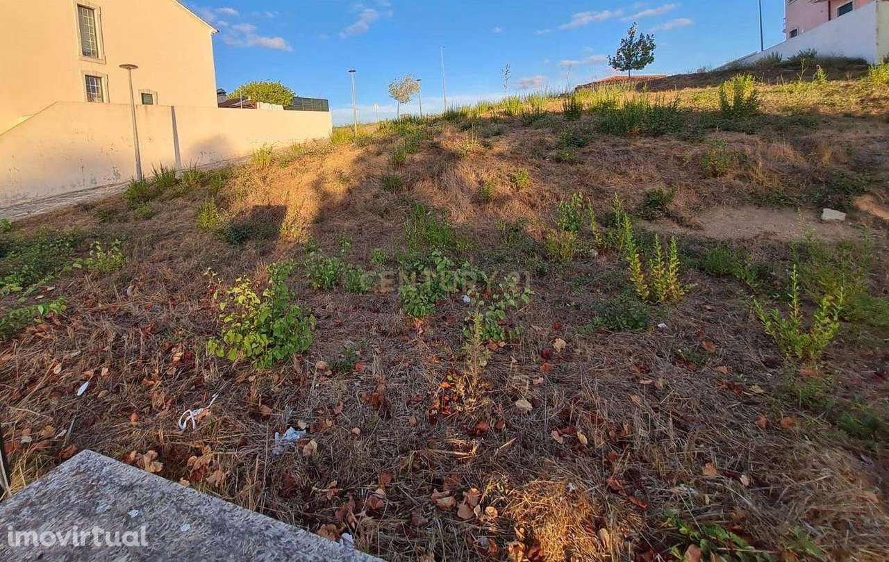 Lote de terreno para construção situado no Casal Vidigal, em Entroncam - Grande imagem: 3/4
